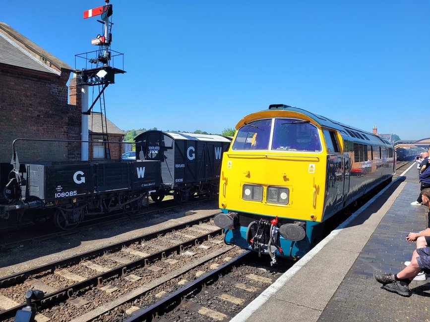46009 'Operation Smash Hit' adsplay, Sat 28/12/2013. 
