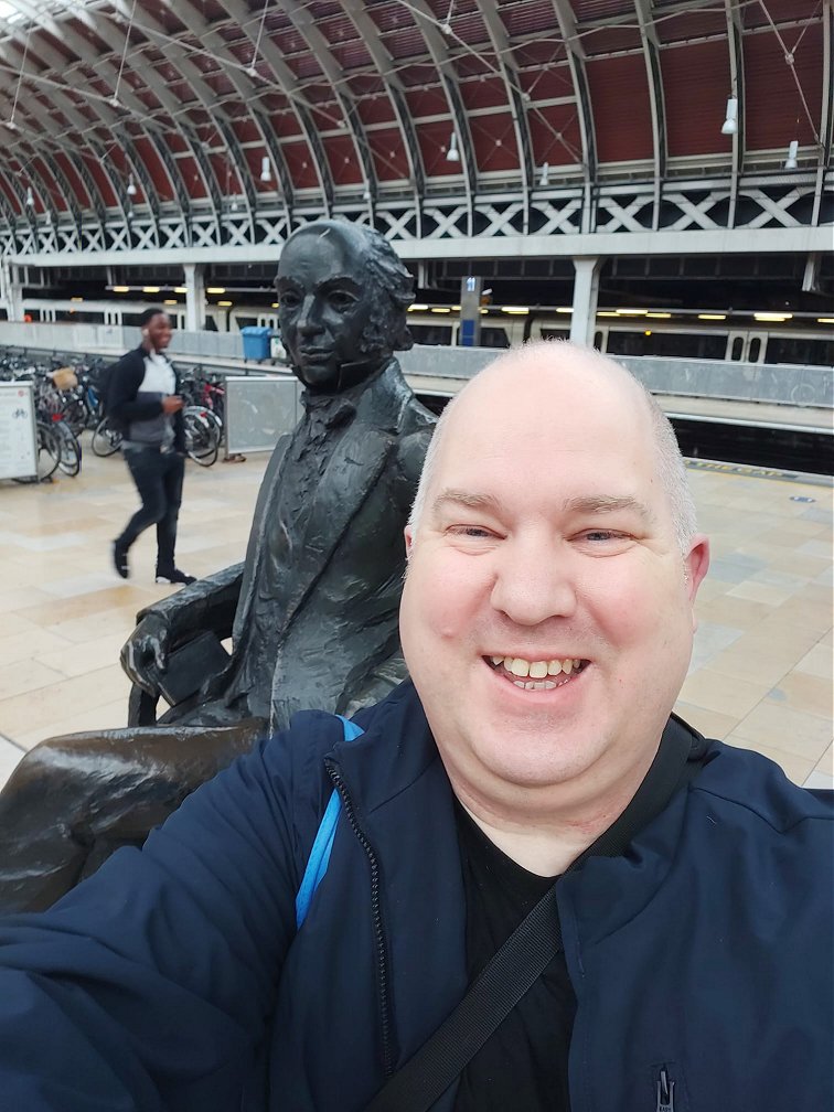 Ady with Isambard Kingdom Brunel stature at Paddington Feb 6th 2006.