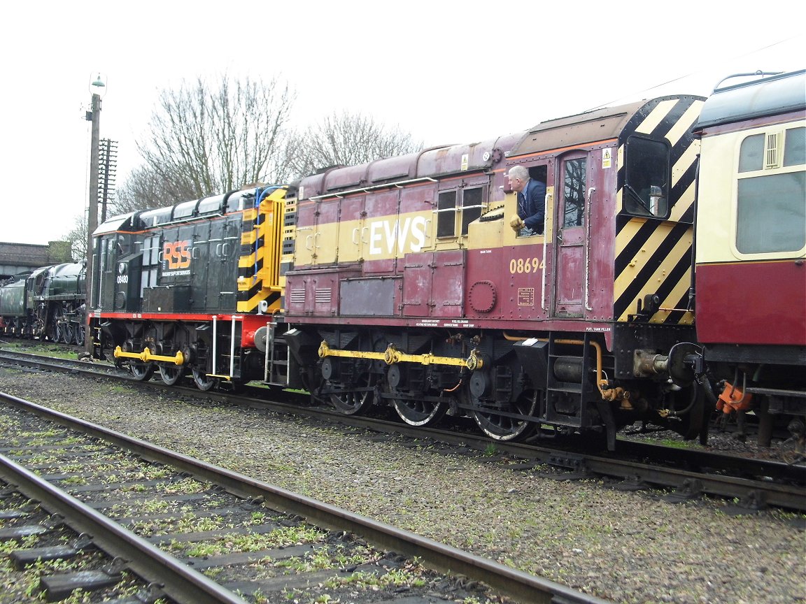 Class 37 pioneer D6700 with Hogwart's Castle and 60009 Union of South Africa, Sat 28/12/2013.. 