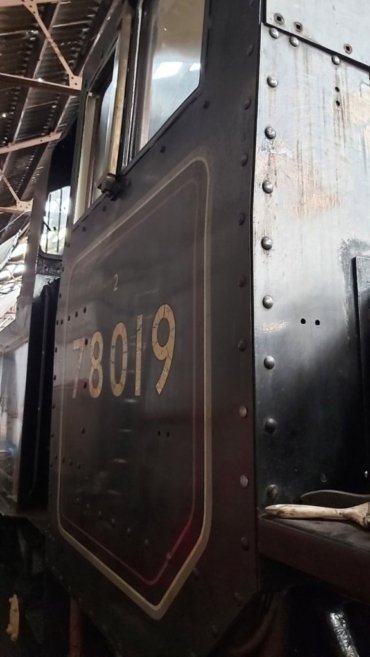 Nameplates for A4 60011 Empire of India and A2 60500 Edward Thompson, Sat 28/12/2013. 