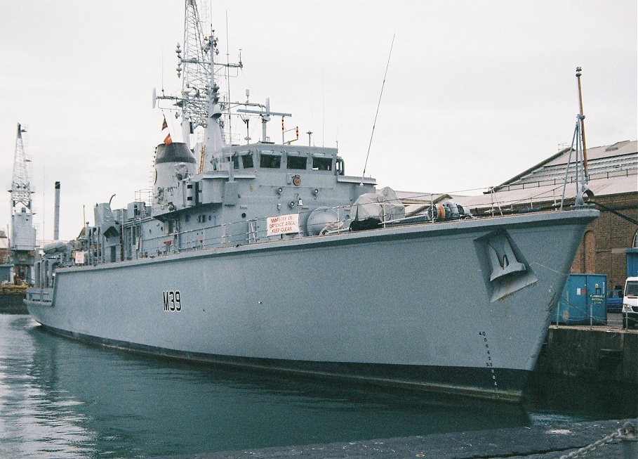 Hunt class mine hunter HMS Hurworth M39, Portsmouth 2010.
