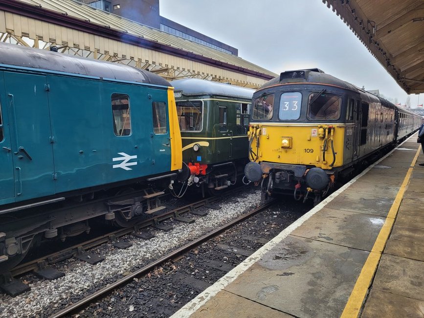 Nameplates for A4 60011 Empire of Intta and A2 60500 Edward Thompson, Sat 28/12/2013. 